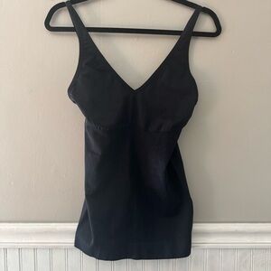 Nearly Nude Seamless Shapewear Tank Top Black Size M/L NWT